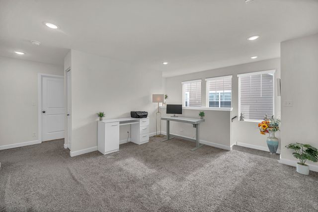 25 Commons Circle, Hawthorn Woods, IL 60047