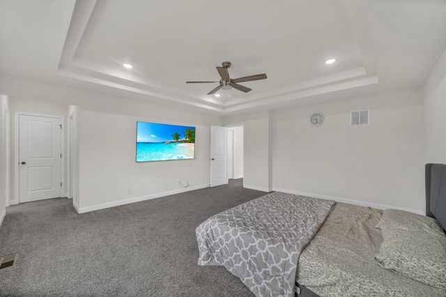 25 Commons Circle, Hawthorn Woods, IL 60047