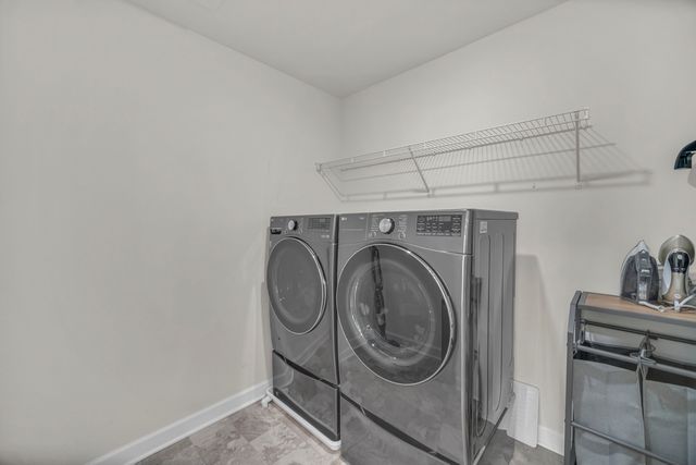 25 Commons Circle, Hawthorn Woods, IL 60047