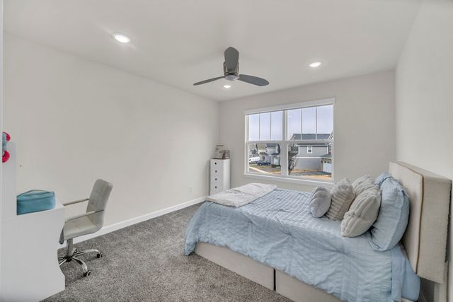 25 Commons Circle, Hawthorn Woods, IL 60047