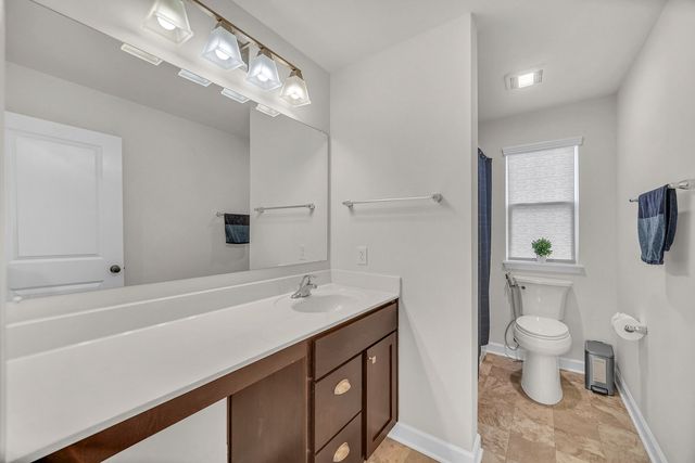 25 Commons Circle, Hawthorn Woods, IL 60047