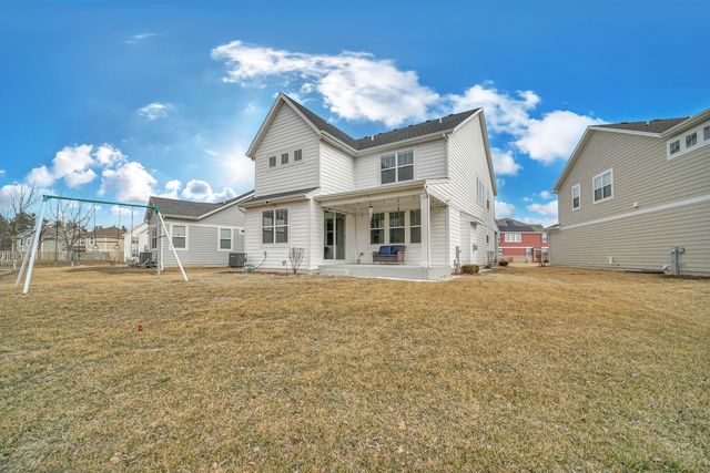 25 Commons Circle, Hawthorn Woods, IL 60047