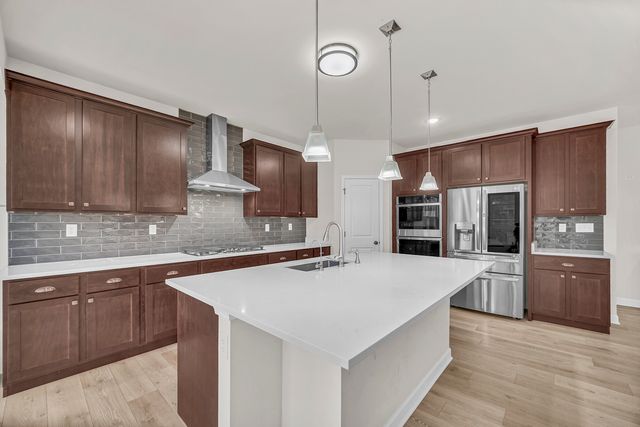 25 Commons Circle, Hawthorn Woods, IL 60047