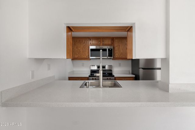 3033 E DEVONSHIRE Avenue 2005, Phoenix, AZ 85016