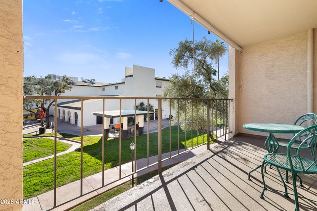 3033 E DEVONSHIRE Avenue 2005, Phoenix, AZ 85016