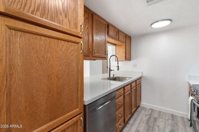 3033 E DEVONSHIRE Avenue 2005, Phoenix, AZ 85016