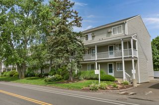 718 Cove Road APT 3, Stamford, CT 06902
