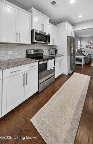 587 Montrose Dr, Bowling Green, KY 42104