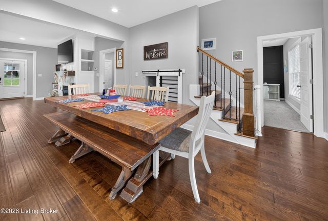 587 Montrose Dr, Bowling Green, KY 42104