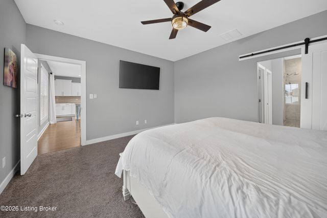 587 Montrose Dr, Bowling Green, KY 42104