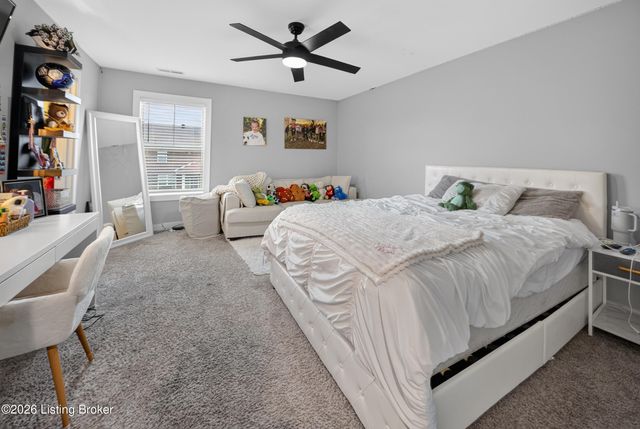 587 Montrose Dr, Bowling Green, KY 42104