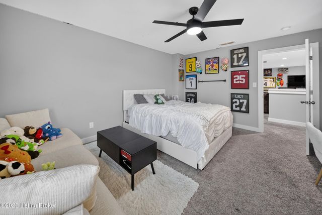 587 Montrose Dr, Bowling Green, KY 42104