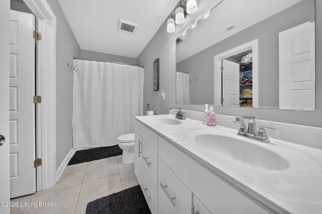 587 Montrose Dr, Bowling Green, KY 42104