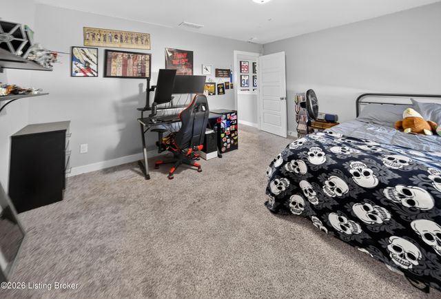 587 Montrose Dr, Bowling Green, KY 42104