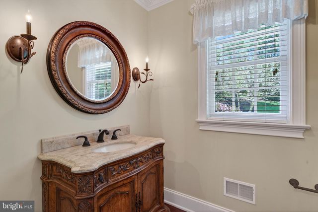 152 GRUBB RD, Malvern, PA 19355