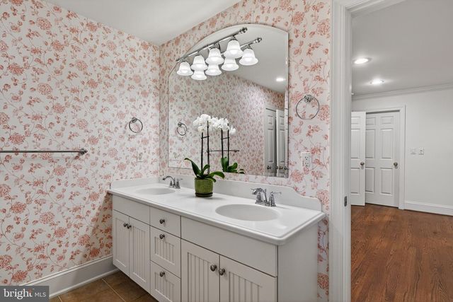 152 GRUBB RD, Malvern, PA 19355