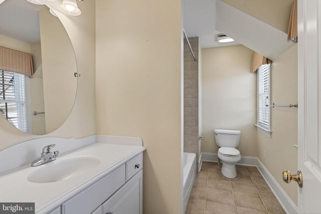 152 GRUBB RD, Malvern, PA 19355