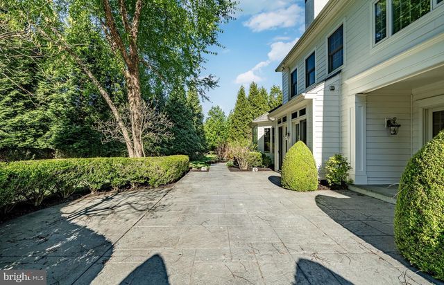 152 GRUBB RD, Malvern, PA 19355