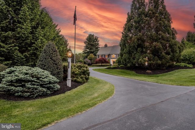 152 GRUBB RD, Malvern, PA 19355