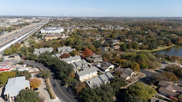 10819 Crown Colony DR 11, Austin, TX 78747