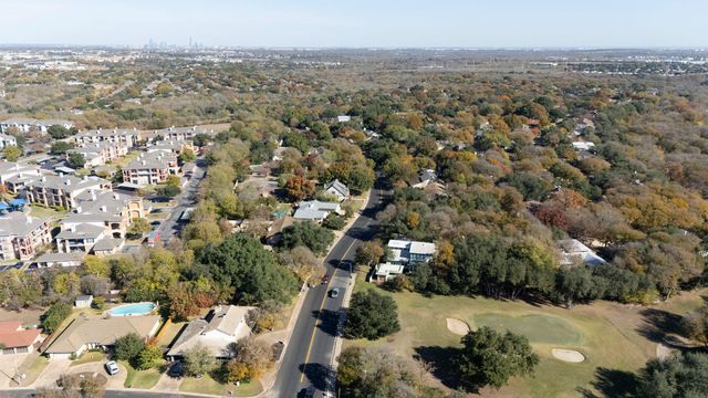 10819 Crown Colony DR 11, Austin, TX 78747