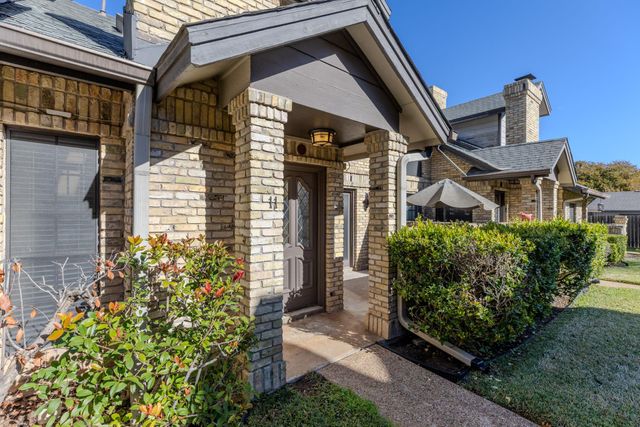 10819 Crown Colony DR 11, Austin, TX 78747