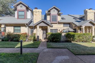 10819 Crown Colony DR 11, Austin, TX 78747