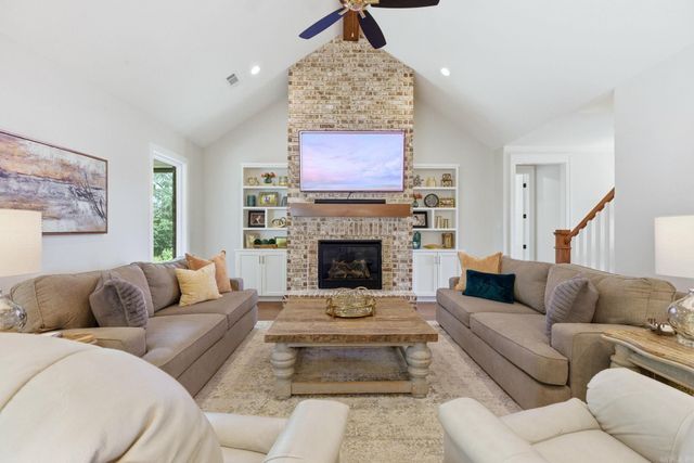 813 Belle Grove Loop, Benton, AR 72019