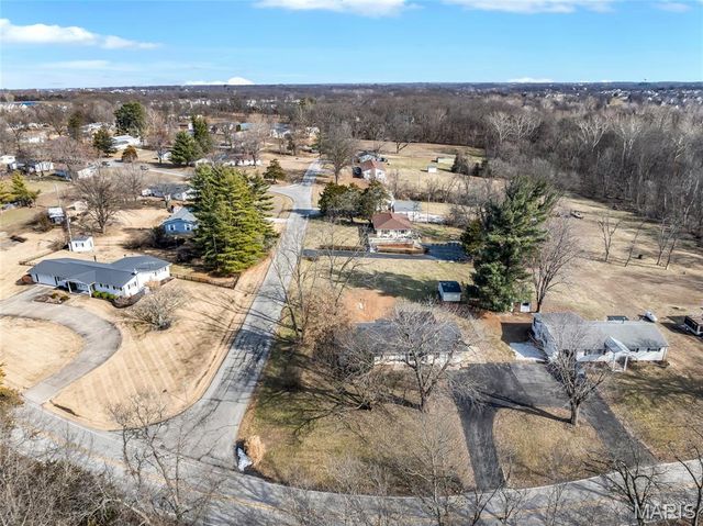 1220 S Point Prairie Road, Wentzville, MO 63385