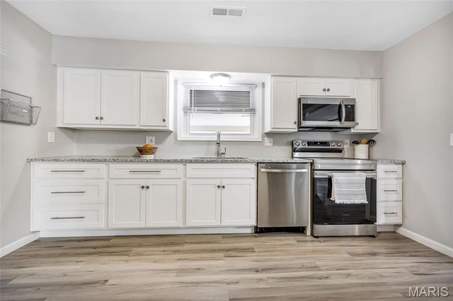 1220 S Point Prairie Road, Wentzville, MO 63385