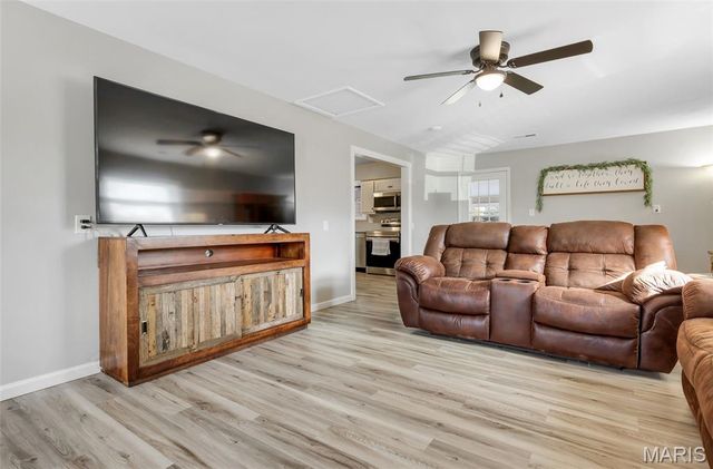 1220 S Point Prairie Road, Wentzville, MO 63385