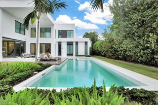 641 Starboard DR, Naples, FL 34103