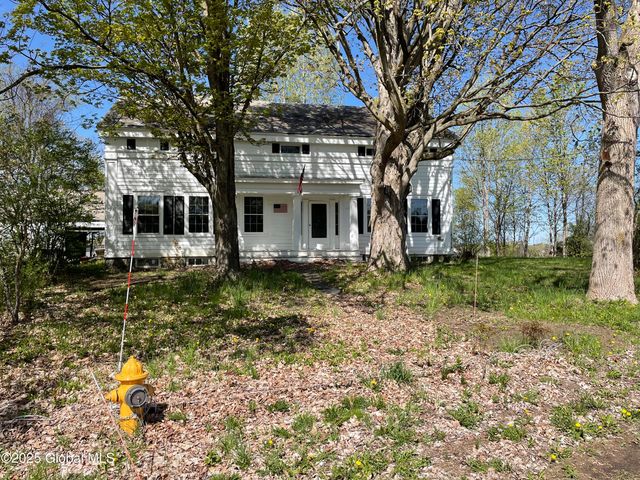 48 McBride Road, Halfmoon, NY 12118