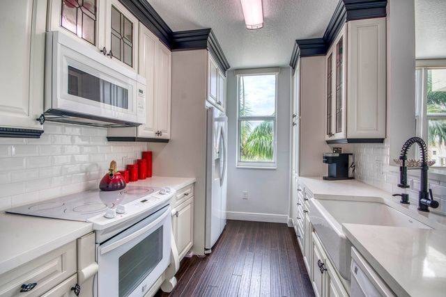100 NE 6th Street 407, Boynton Beach, FL 33435