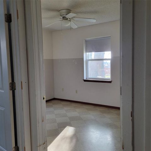 504 Riverview Drive, Noble, OK 73068