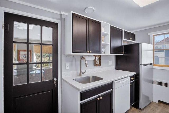 612 Independence Dr, Clairton, PA 15025