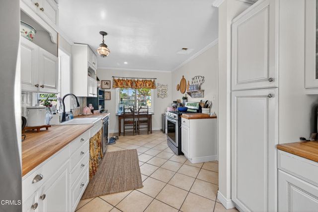 457 Valmore Avenue, Ventura, CA 93003