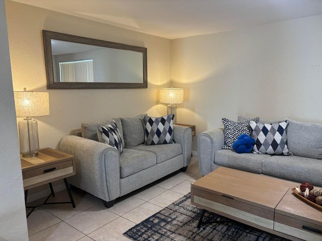 1064 Carolina Avenue, Fort Lauderdale, FL 33312