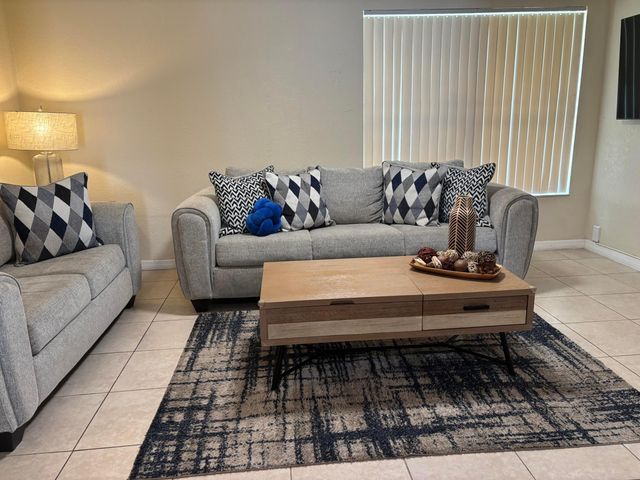 1064 Carolina Avenue, Fort Lauderdale, FL 33312