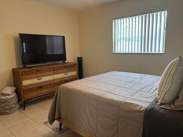 1064 Carolina Avenue, Fort Lauderdale, FL 33312