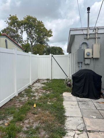 1064 Carolina Avenue, Fort Lauderdale, FL 33312
