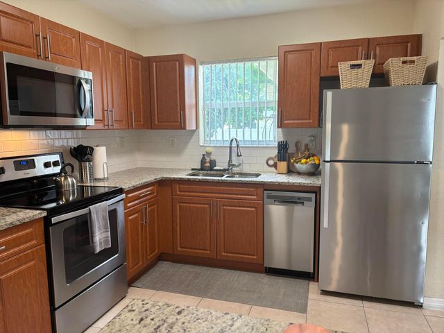 1064 Carolina Avenue, Fort Lauderdale, FL 33312