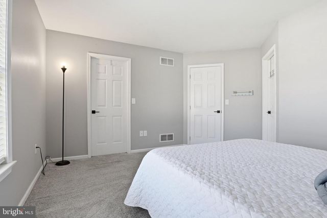 15 CREEKVIEW DR, Middletown, PA 17057
