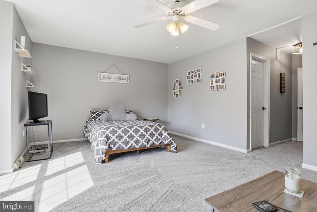 15 CREEKVIEW DR, Middletown, PA 17057