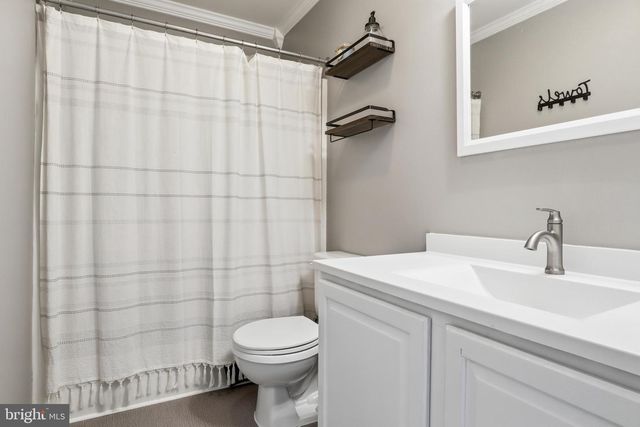 15 CREEKVIEW DR, Middletown, PA 17057