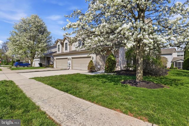 15 CREEKVIEW DR, Middletown, PA 17057