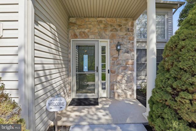 15 CREEKVIEW DR, Middletown, PA 17057