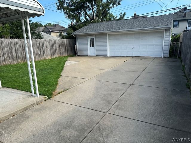 73 Victoria Boulevard, Tonawanda, NY 14217