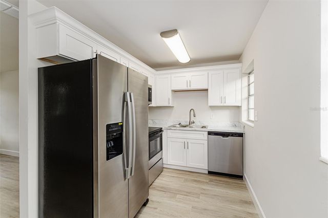 1664 BAYVIEW DRIVE, Lakeland, FL 33805