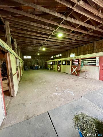 995 North Farms Road, Wallingford, CT 06492